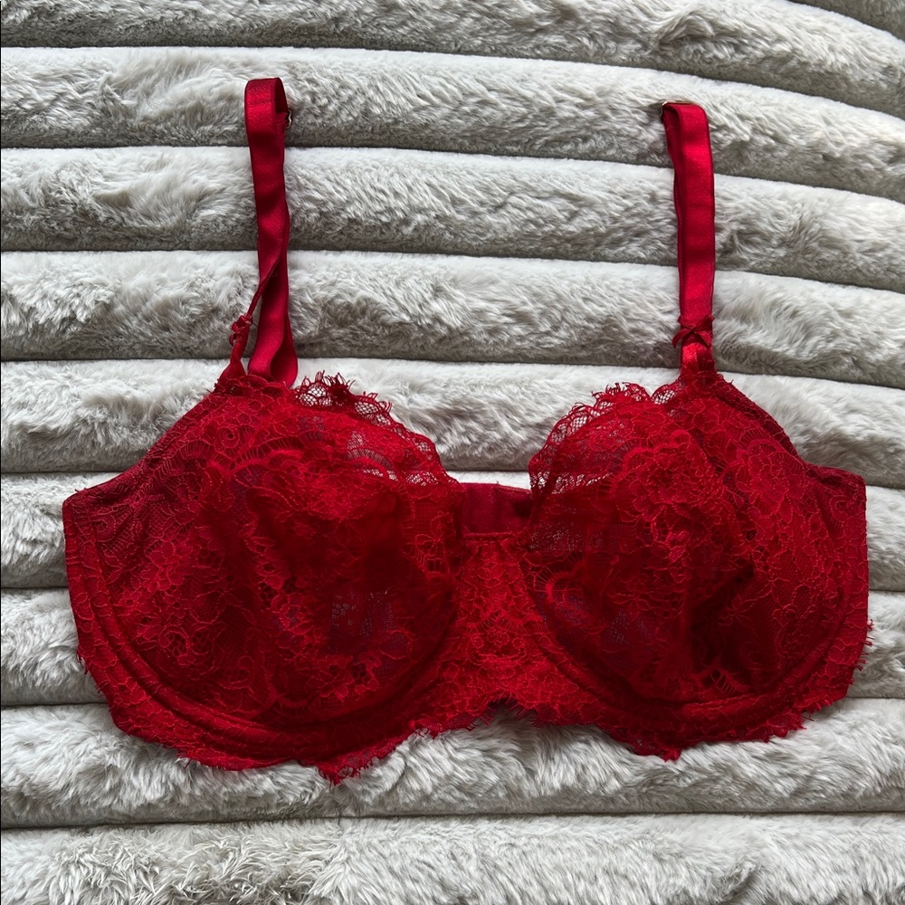 Victoria's Secret Vibrant Red Lace Bra